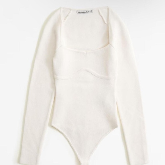 Abercrombie Sweetheart Neck Sweater - Picture 1 of 1